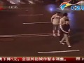 热点播报-20120515-温州大学校门前恐怖车祸 两行人被撞身亡